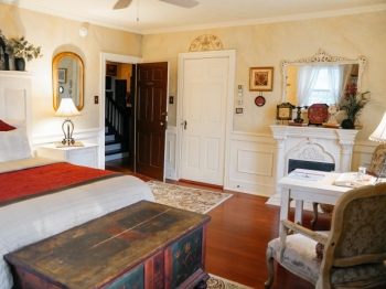 Romantic Suite in Lancaster County, PA at Bed and Breakfast in Ephrata, PA