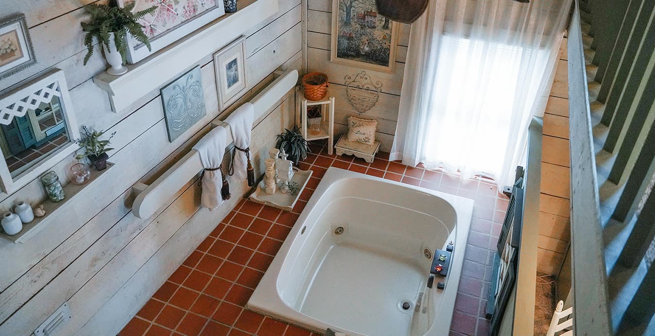 Jacuzzi Tub at 1777 American Inn